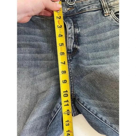 Women's KUT from the Kloth Blue Distressed Jeans Size 16W EUC! - Picture 9 of 12
